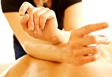 Lomi Lomi Massage in Aundh Pune